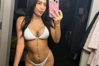 Latina caliente🔥 - Image 2